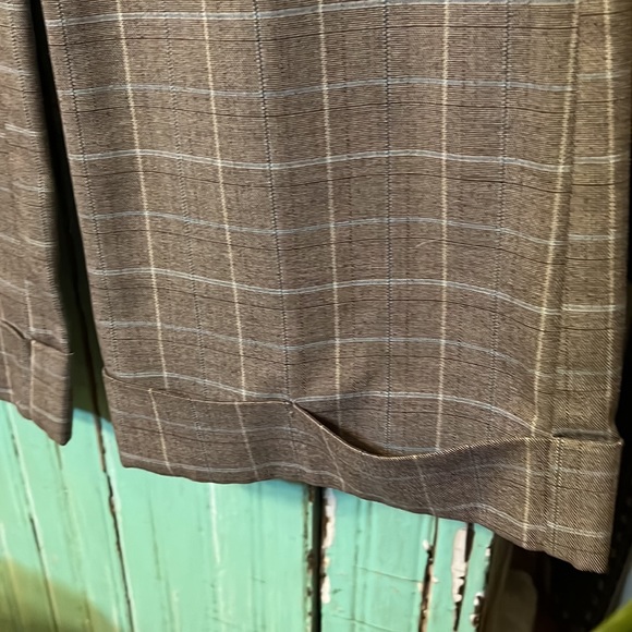 Comfy, stylish Studio Y trouser pants with belt loops and cuffs. - Picture 3 of 8